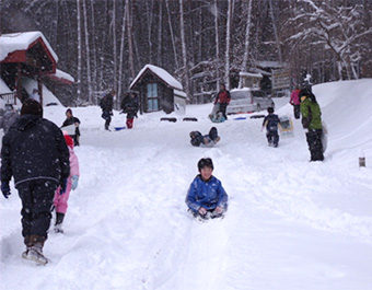 雪そり遊び